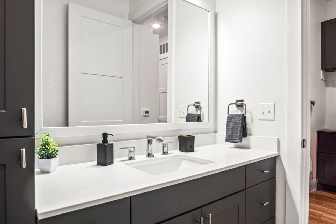 오스틴 Luxurious New Unit 1Bd1Ba Pool, Golf Sim 아파트 외부 사진